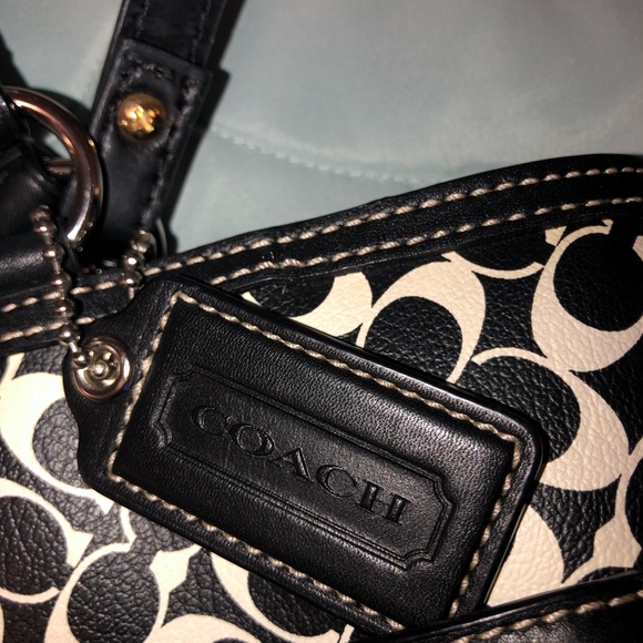 Coach bag. - Picture 5 of 11